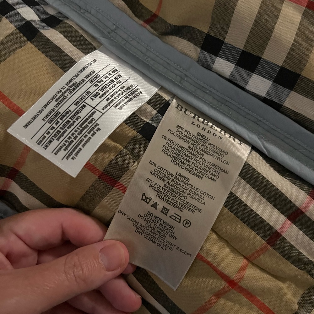 Burberry rain jacket - Picture 6 of 12